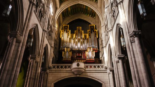 Techniques modernes de jeu sur l’orgue : innovation et tradition